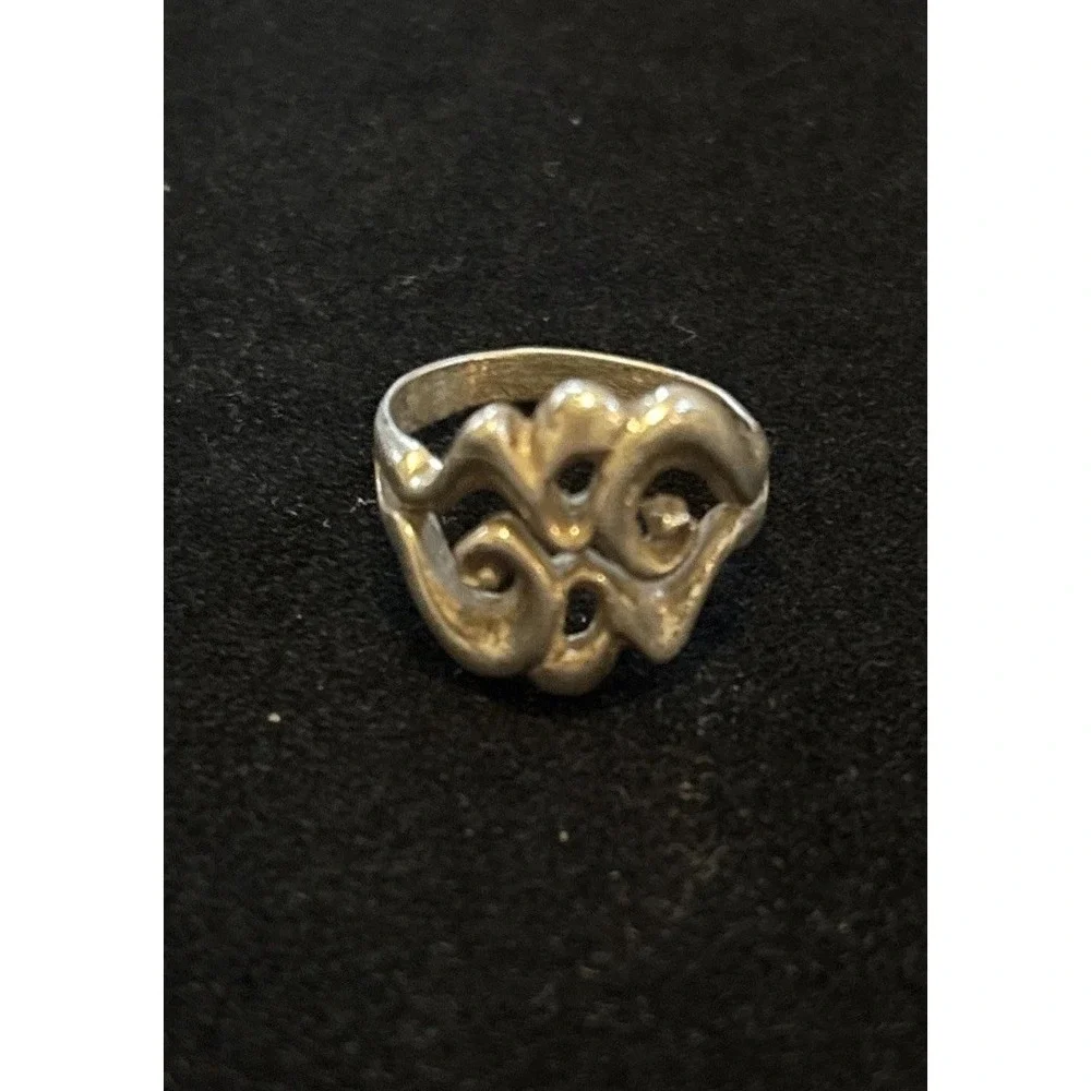 Unique Women's Silver Wave Swirl Art Deco Ring Size 7